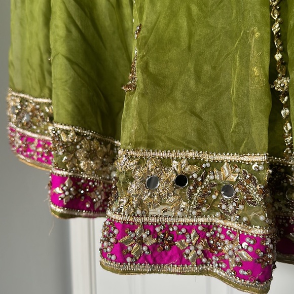 Pakistani 3pc Mehendi Lengha adress - Picture 8 of 17